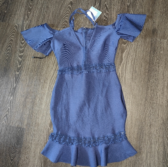 NWT Missguided Cold Shoulder Bodycon Dress - Picture 4 of 7